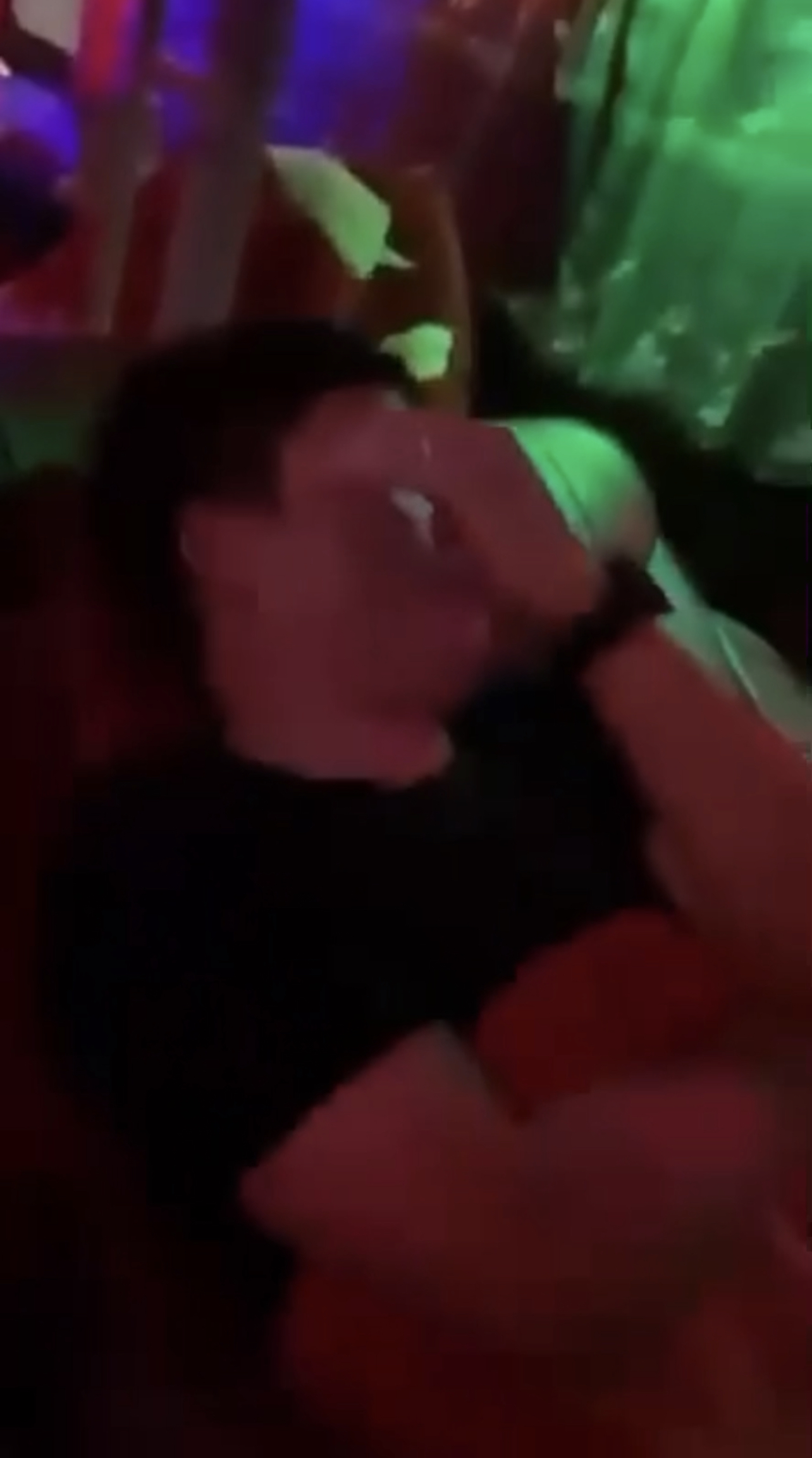 Ảnh thu nhỏ của Vk ng/o/ại tình với trai,nói dối về thăm mẹ