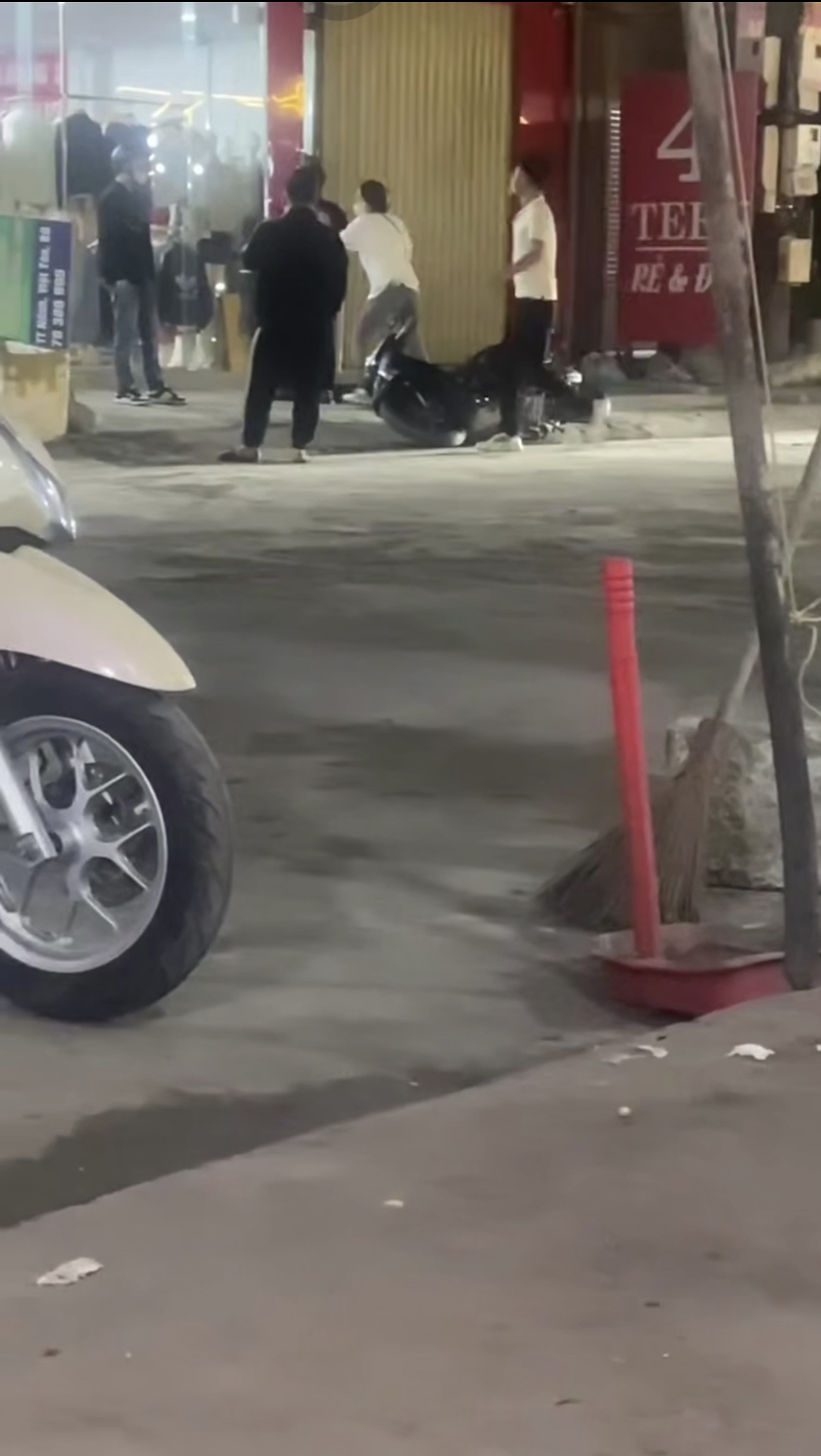 Ảnh thu nhỏ của Ck đi bắt ghen bị nhân tình tác động