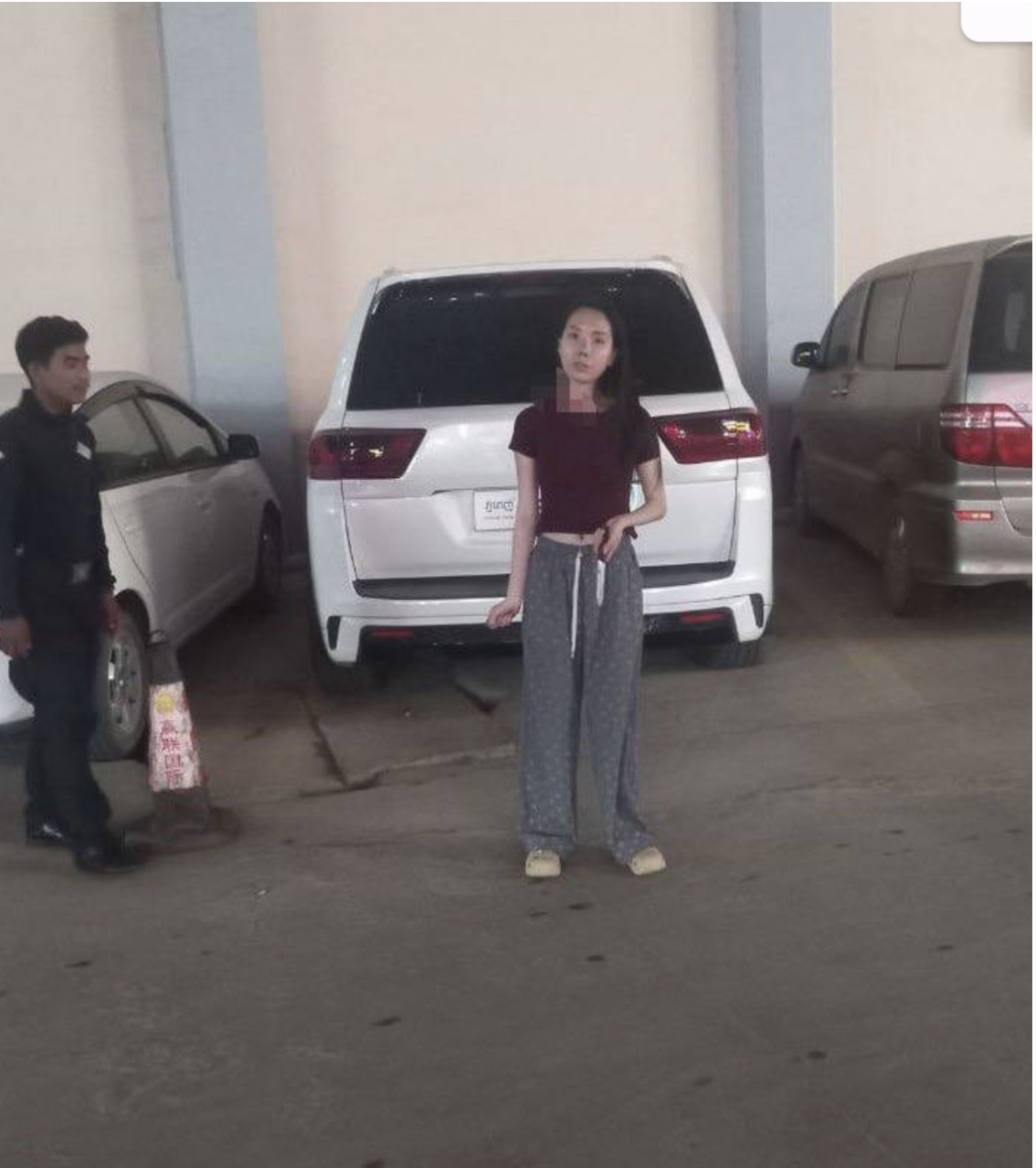 Ảnh thu nhỏ của Cô gái tự chia ph/ương tiện t/ư duy